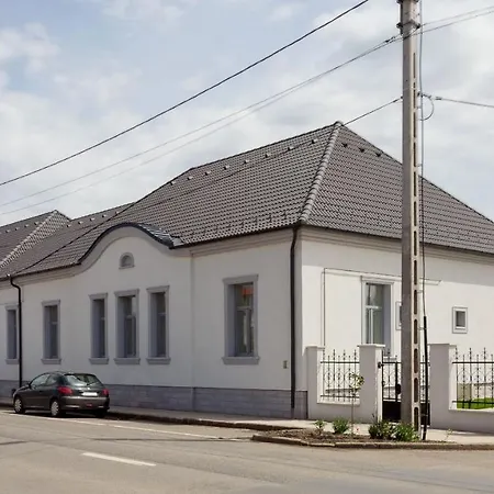 Notarius Vendeghaz 4* Poroszló