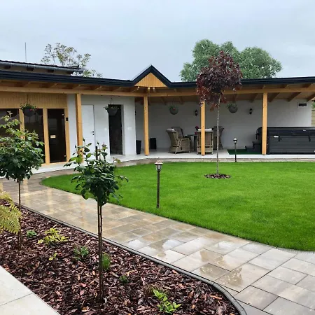 Notarius Vendeghaz Bed and Breakfast