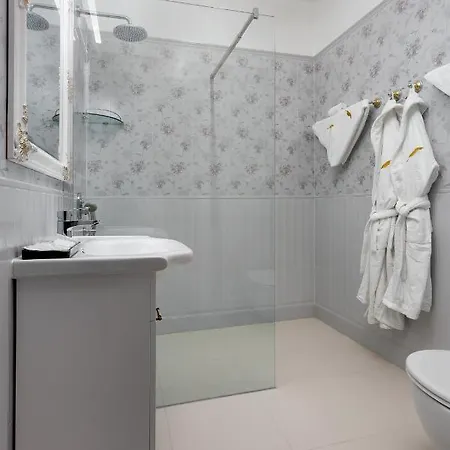 Notarius Vendeghaz 4* Poroszló