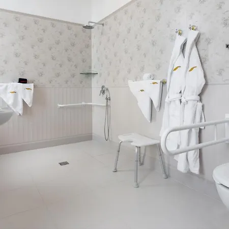 Notarius Vendeghaz Bed and Breakfast 4*